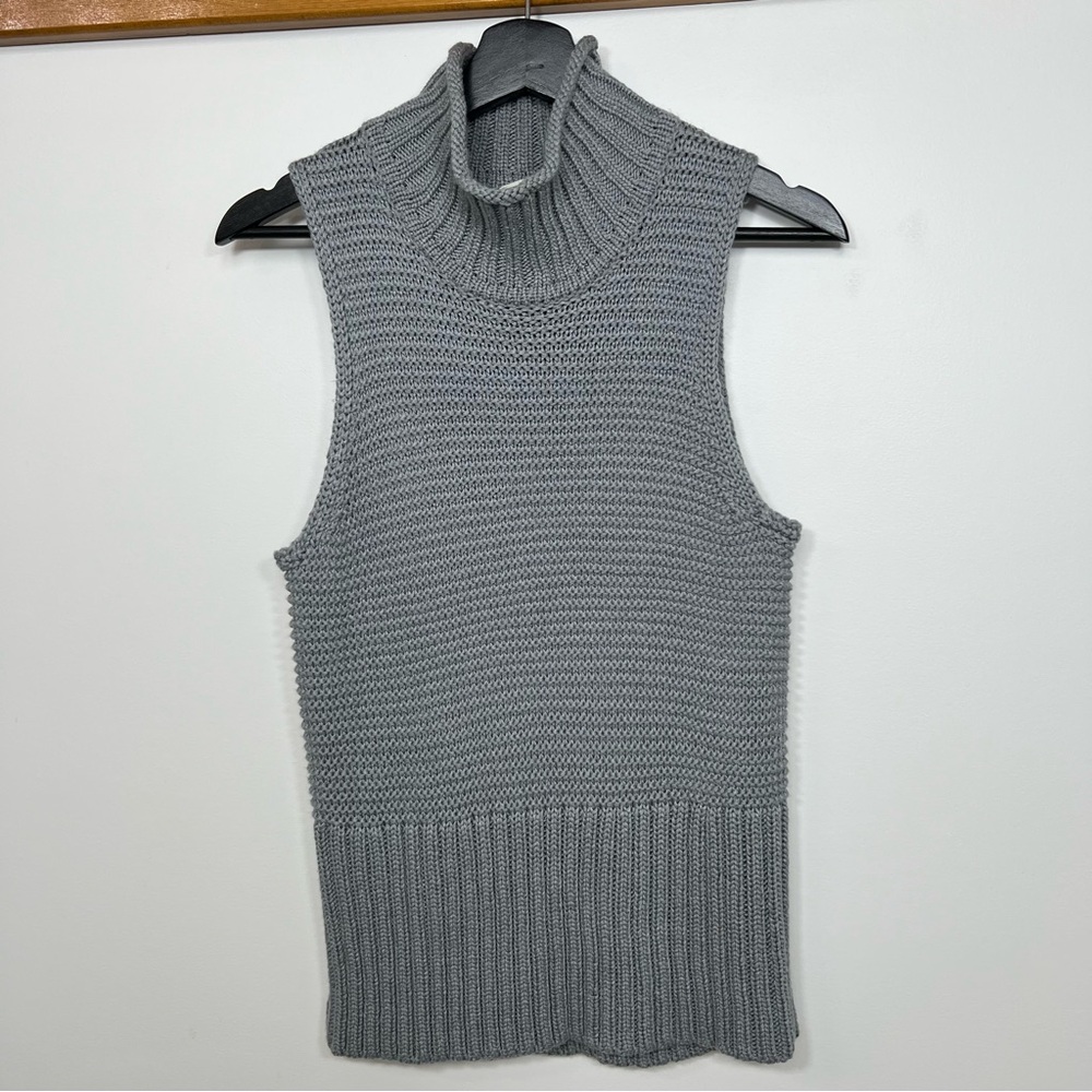 GAP Knit Sleeveless Turtleneck Sweater size S